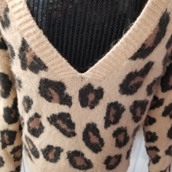 SOLD! Victoria’s Secret Pink Fuzzy Leopard Print Sweater - Picture 5 of 11